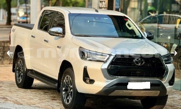 Buy Used Toyota Hilux White Car in Dawei in Tanintharyi
