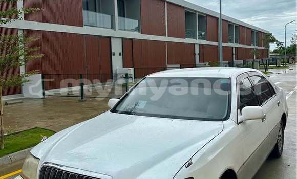 Buy Used Toyota Crown White Car in Nyaunglebin in Bago Buy Used Toyota Crown White Car in Nyaunglebin in Bago