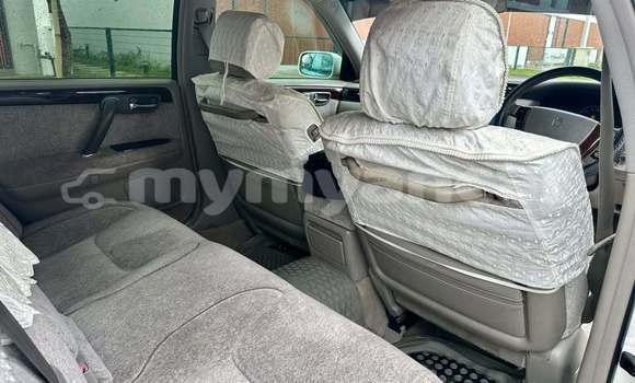 Buy Used Toyota Crown White Car in Nyaunglebin in Bago Buy Used Toyota Crown White Car in Nyaunglebin in Bago