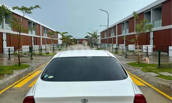 Buy Used Toyota Crown White Car in Nyaunglebin in Bago Buy Used Toyota Crown White Car in Nyaunglebin in Bago