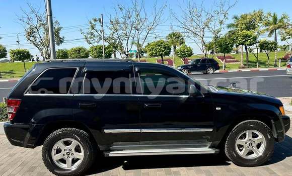 Buy Used Jeep Grand Cherokee Black Car in Bogale in Ayeyarwady Buy Used Jeep Grand Cherokee Black Car in Bogale in Ayeyarwady