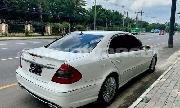 Buy Used Mercedes-Benz C–Class White Car in Banmo in Kachin Buy Used Mercedes-Benz C–Class White Car in Banmo in Kachin