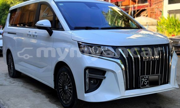 Buy Used Toyota Noah White Car in Banmo in Kachin