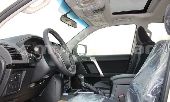 Buy Used Toyota Land Cruiser Prado White Car in Bogale in Ayeyarwady Buy Used Toyota Land Cruiser Prado White Car in Bogale in Ayeyarwady
