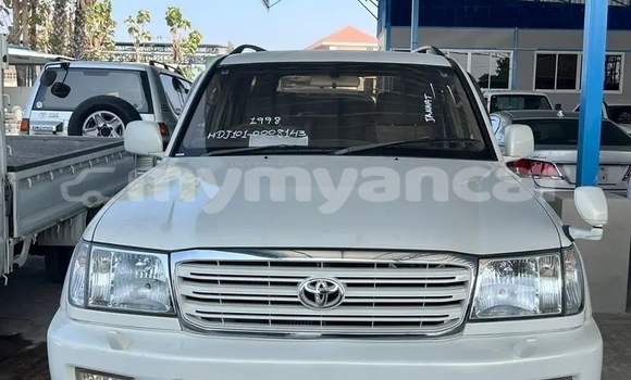 Buy Used Mitsubishi Outlander White Car in Chauk in Magway Buy Used Mitsubishi Outlander White Car in Chauk in Magway