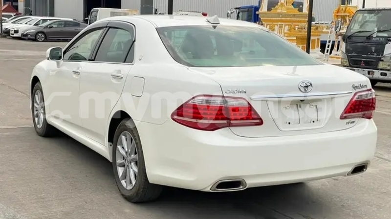 Big with watermark toyota crown magway yenangyaung 5081