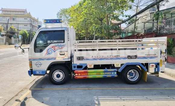 အသုံးပြုခံ့ Isuzu Adventure Other ကား Yangon Yangon အသုံးပြုခံ့ Isuzu Adventure Other ကား Yangon Yangon