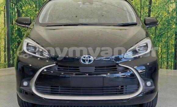 အသုံးပြုခံ့ Toyota Aqua Silver ကား Yangon Yangon အသုံးပြုခံ့ Toyota Aqua Silver ကား Yangon Yangon