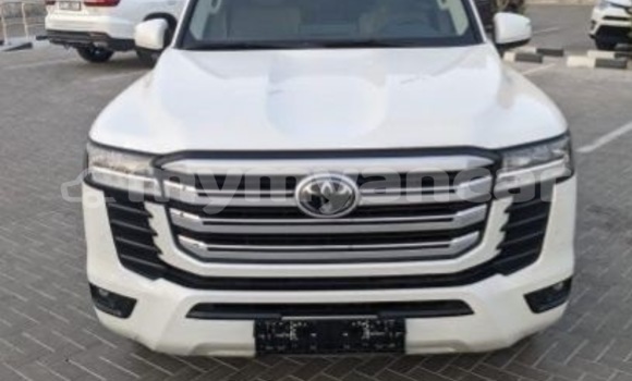 Buy Used Toyota Land Cruiser White Car in Yangon in Yangon
