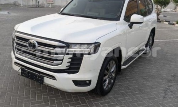အသုံးပြုခံ့ Toyota Land Cruiser White ကား Yangon Yangon အသုံးပြုခံ့ Toyota Land Cruiser White ကား Yangon Yangon