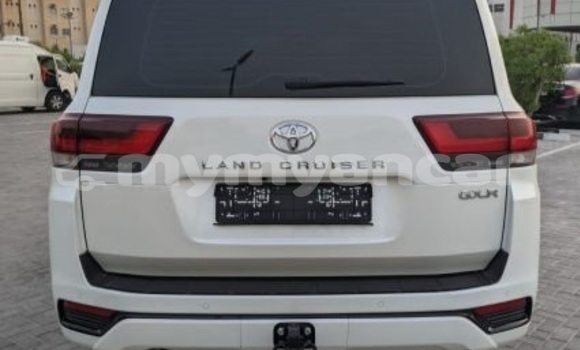 အသုံးပြုခံ့ Toyota Land Cruiser White ကား Yangon Yangon အသုံးပြုခံ့ Toyota Land Cruiser White ကား Yangon Yangon