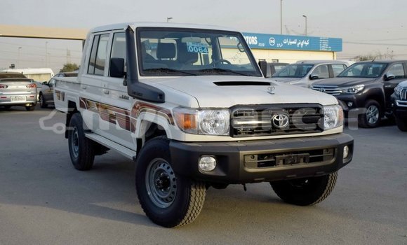 Buy Import Toyota Land Cruiser White Car in Import - Dubai in Ayeyarwady Buy Import Toyota Land Cruiser White Car in Import - Dubai in Ayeyarwady
