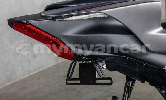 အသုံးပြုခံ့ Yamaha YZF Black စက်ဘီး Yangon Yangon အသုံးပြုခံ့ Yamaha YZF Black စက်ဘီး Yangon Yangon