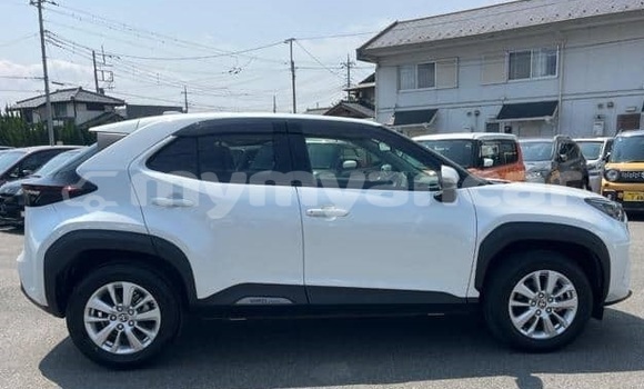 Buy Used Toyota Yaris White Car in Tharrawaddy in Bago Buy Used Toyota Yaris White Car in Tharrawaddy in Bago