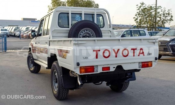 Buy Import Toyota Land Cruiser White Car in Import - Dubai in Ayeyarwady Buy Import Toyota Land Cruiser White Car in Import - Dubai in Ayeyarwady