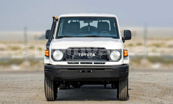 Buy Used Toyota Land Cruiser White Car in Dawei in Tanintharyi Buy Used Toyota Land Cruiser White Car in Dawei in Tanintharyi