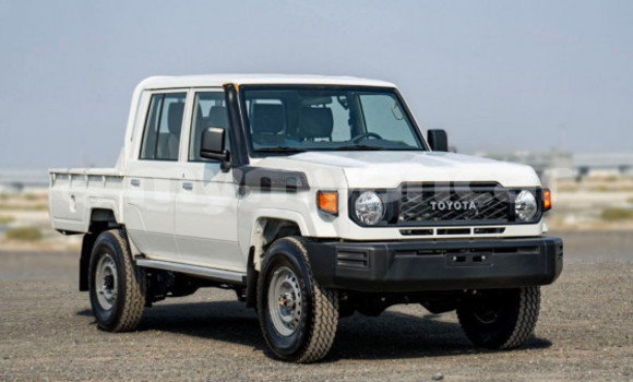 Buy Used Toyota Land Cruiser White Car in Dawei in Tanintharyi Buy Used Toyota Land Cruiser White Car in Dawei in Tanintharyi