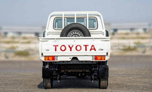 Buy Used Toyota Land Cruiser White Car in Dawei in Tanintharyi Buy Used Toyota Land Cruiser White Car in Dawei in Tanintharyi