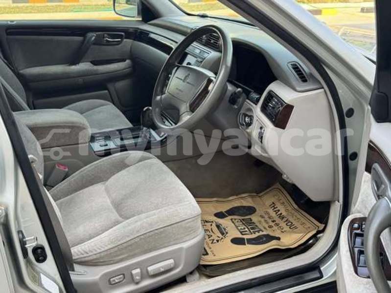 Big with watermark toyota crown ayeyarwady maubin 5137