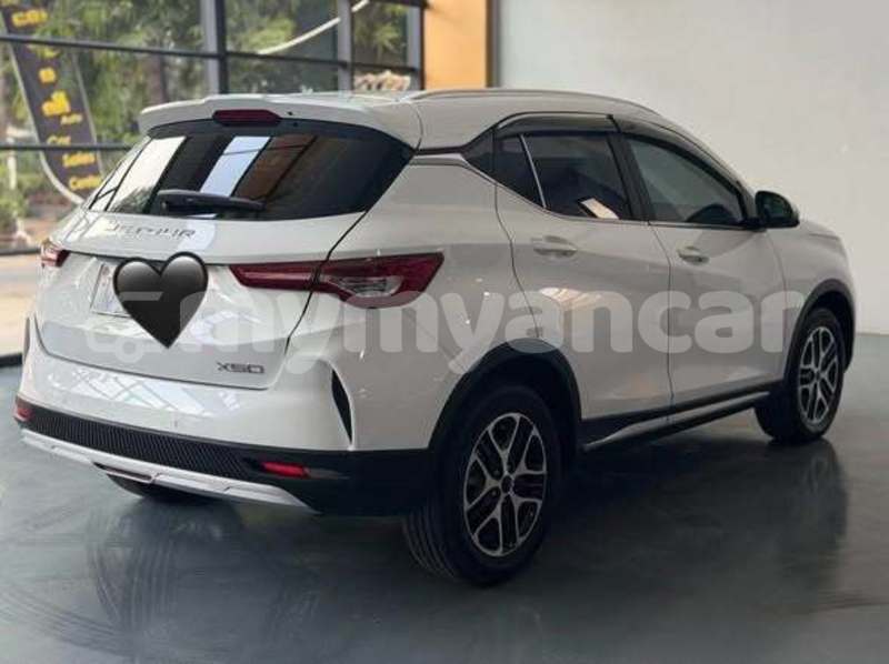 Big with watermark jeep cherokee kachin banmo 5155