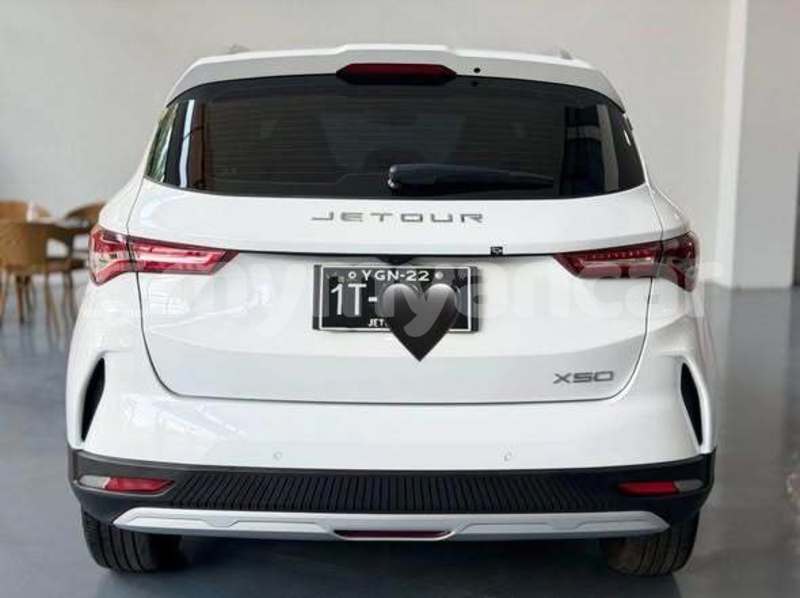 Big with watermark jeep cherokee kachin banmo 5155