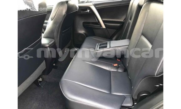 သွင်းကုန် Toyota HiAce Other ထရပ်ကား Import - Dubai Ayeyarwady သွင်းကုန် Toyota HiAce Other ထရပ်ကား Import - Dubai Ayeyarwady