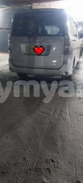 Big with watermark toyota voxy kachin banmo 5184
