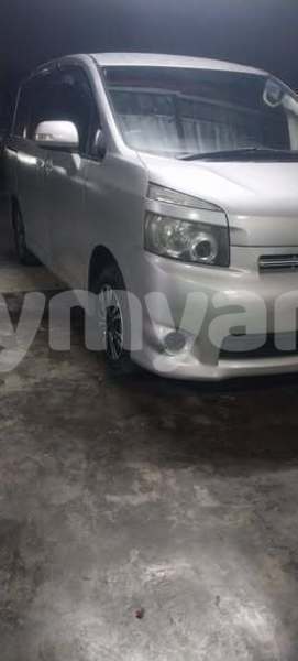 Big with watermark toyota voxy kachin banmo 5184