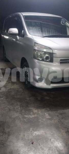 Big with watermark toyota voxy kachin banmo 5184