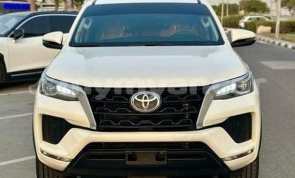 အသုံးပြုခံ့ Toyota Fortuner White ကား Dawei Tanintharyi အသုံးပြုခံ့ Toyota Fortuner White ကား Dawei Tanintharyi