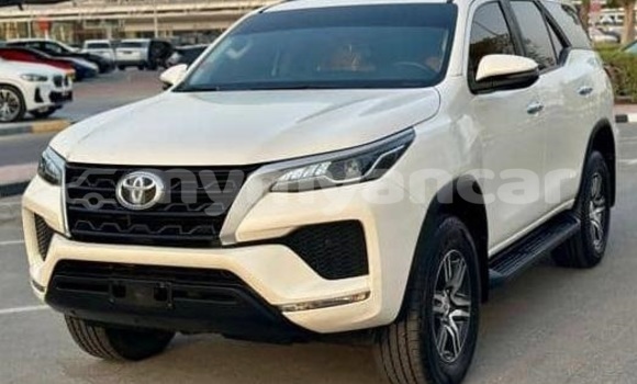 အသုံးပြုခံ့ Toyota Fortuner White ကား Dawei Tanintharyi အသုံးပြုခံ့ Toyota Fortuner White ကား Dawei Tanintharyi