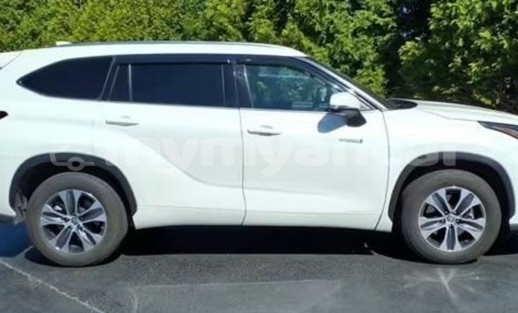 Buy Used Toyota Highlander White Car in Dawei in Tanintharyi Buy Used Toyota Highlander White Car in Dawei in Tanintharyi