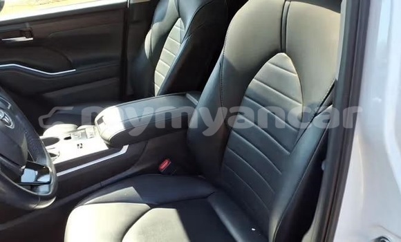 Buy Used Toyota Highlander White Car in Dawei in Tanintharyi Buy Used Toyota Highlander White Car in Dawei in Tanintharyi