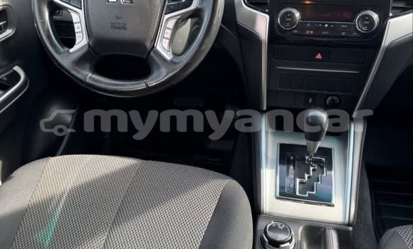 အသုံးပြုခံ့ Mitsubishi L200 White ကား Dawei Tanintharyi အသုံးပြုခံ့ Mitsubishi L200 White ကား Dawei Tanintharyi