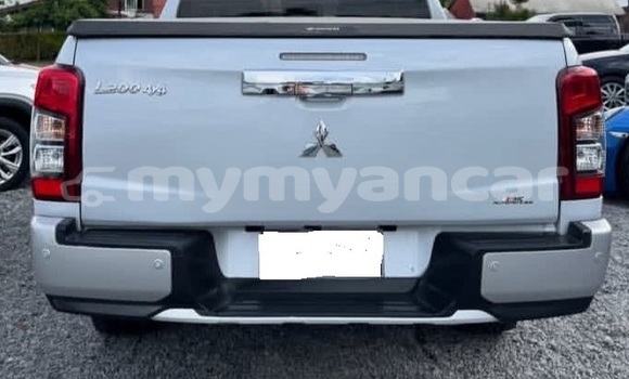 အသုံးပြုခံ့ Mitsubishi L200 White ကား Dawei Tanintharyi အသုံးပြုခံ့ Mitsubishi L200 White ကား Dawei Tanintharyi