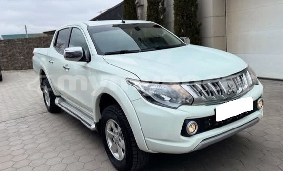 အသုံးပြုခံ့ Mitsubishi L200 White ကား Dawei Tanintharyi အသုံးပြုခံ့ Mitsubishi L200 White ကား Dawei Tanintharyi