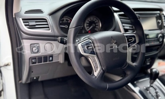 အသုံးပြုခံ့ Mitsubishi L200 White ကား Dawei Tanintharyi အသုံးပြုခံ့ Mitsubishi L200 White ကား Dawei Tanintharyi