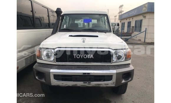Buy Import Toyota Land Cruiser White Car in Import - Dubai in Ayeyarwady Buy Import Toyota Land Cruiser White Car in Import - Dubai in Ayeyarwady