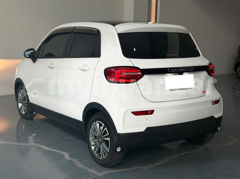 Big with watermark bentley bentayga kachin banmo 5263