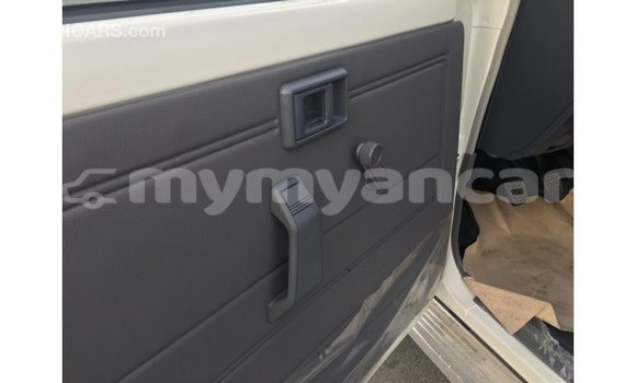 Buy Import Toyota Land Cruiser White Car in Import - Dubai in Ayeyarwady Buy Import Toyota Land Cruiser White Car in Import - Dubai in Ayeyarwady