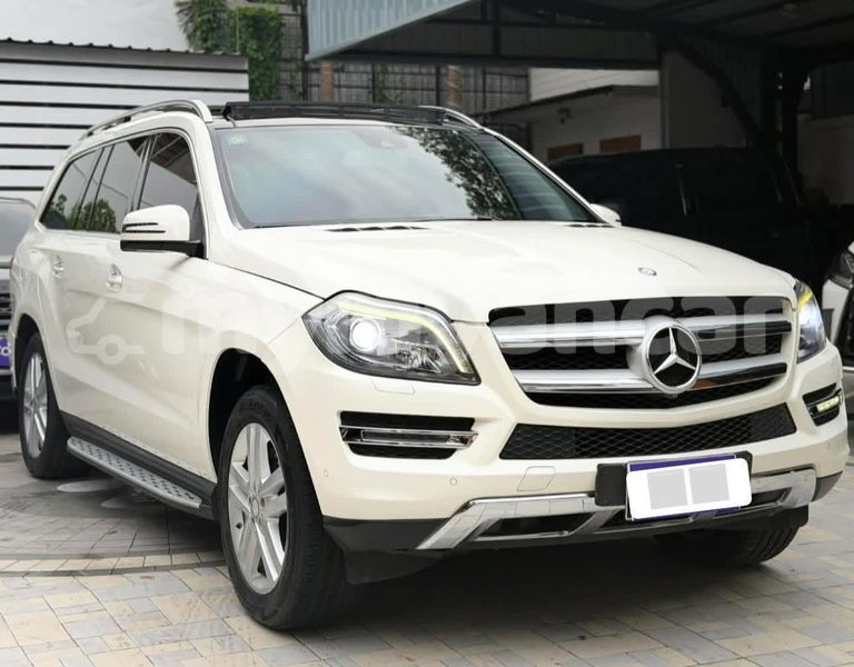 Big with watermark mercedes benz glc magway chauk 5268