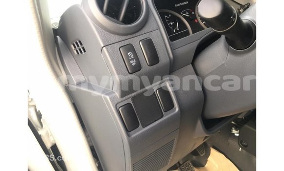 Buy Import Toyota Land Cruiser White Car in Import - Dubai in Ayeyarwady Buy Import Toyota Land Cruiser White Car in Import - Dubai in Ayeyarwady