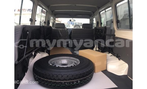 Buy Import Toyota Land Cruiser White Car in Import - Dubai in Ayeyarwady Buy Import Toyota Land Cruiser White Car in Import - Dubai in Ayeyarwady