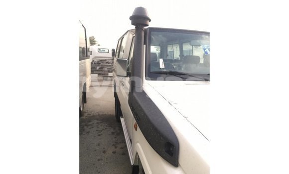 Buy Import Toyota Land Cruiser White Car in Import - Dubai in Ayeyarwady Buy Import Toyota Land Cruiser White Car in Import - Dubai in Ayeyarwady