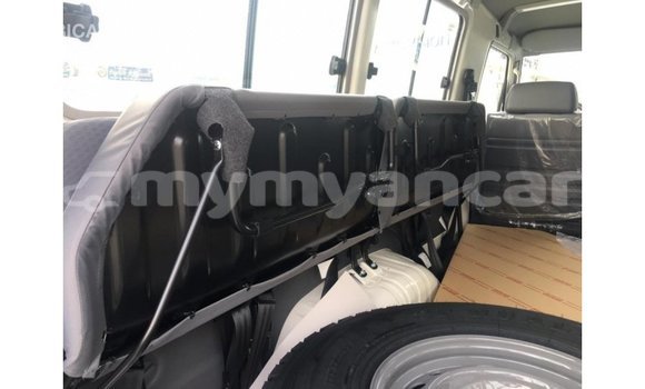 Buy Import Toyota Land Cruiser White Car in Import - Dubai in Ayeyarwady Buy Import Toyota Land Cruiser White Car in Import - Dubai in Ayeyarwady