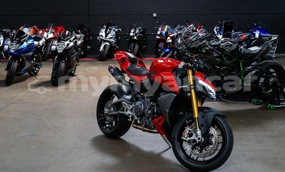 Buy Used Ducati Streetfighter Red Bike in Nyaunglebin in Bago Buy Used Ducati Streetfighter Red Bike in Nyaunglebin in Bago