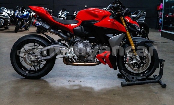 Buy Used Ducati Streetfighter Red Bike in Nyaunglebin in Bago Buy Used Ducati Streetfighter Red Bike in Nyaunglebin in Bago