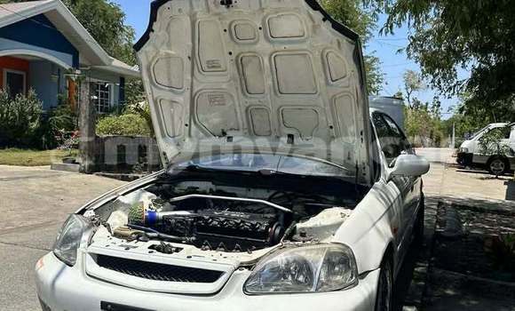 Buy Used Honda Civic White Car in Keng Tung in Shan