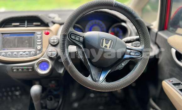 အသုံးပြုခံ့ Honda FIT Red ကား Allanmyo Magway အသုံးပြုခံ့ Honda FIT Red ကား Allanmyo Magway