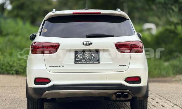 အသုံးပြုခံ့ Kia Sorento White ကား Allanmyo Magway အသုံးပြုခံ့ Kia Sorento White ကား Allanmyo Magway